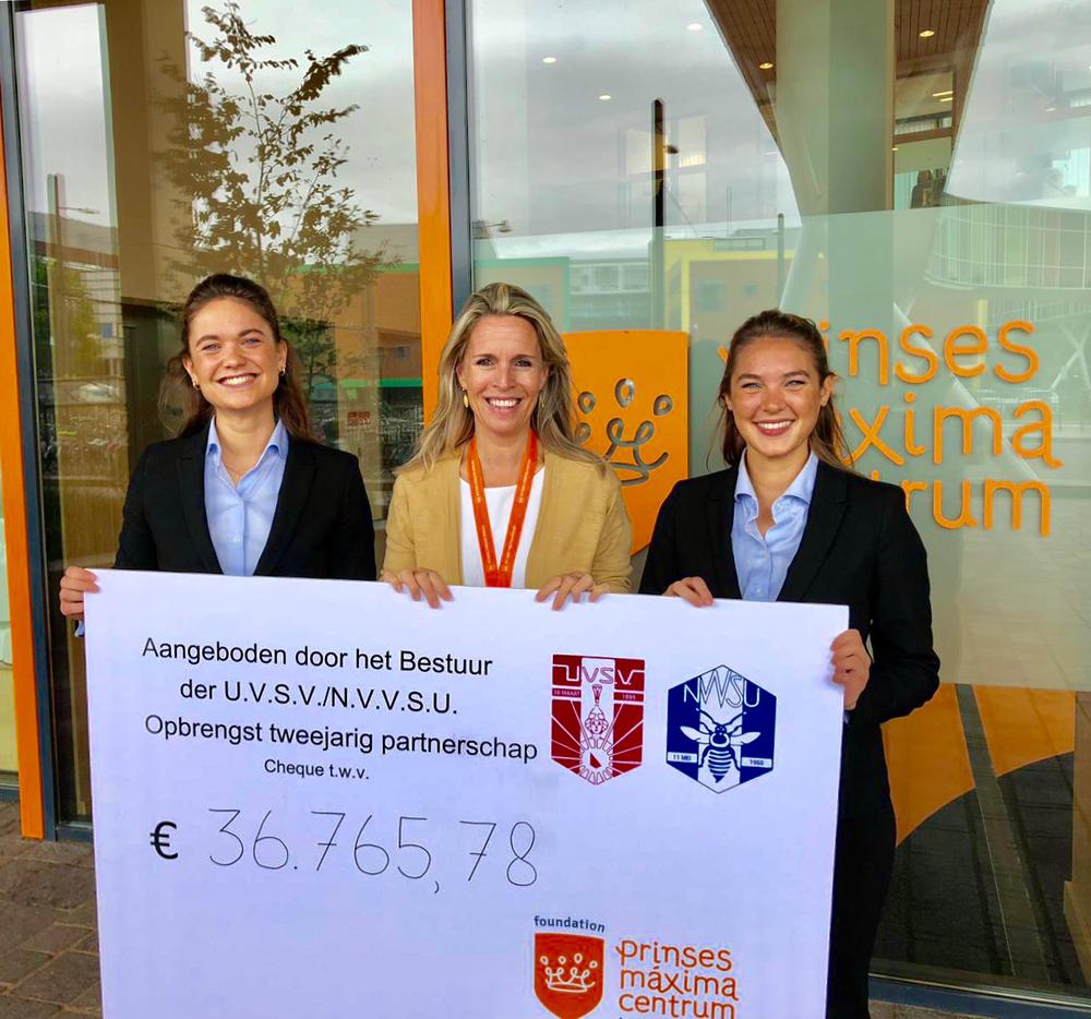 Chequeoverhandiging_tweejarig_partnerschap_UVSV_NVVSU.jpg
